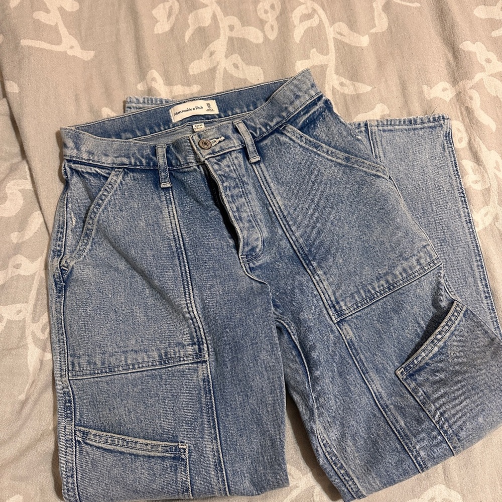 Abercrombie Curve Love Light Wash Carpenter Jeans